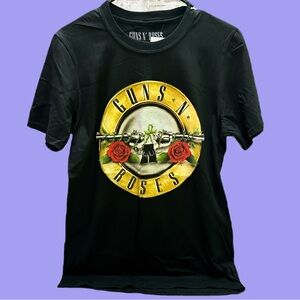 Guns N Roses  Men’s Black and Yellow Short Sleeve Tee size S